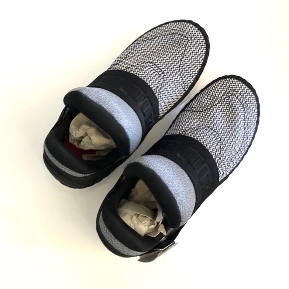 Brand new Adidas Cloudfoam Ultra Zen boys size 6 - Picture 4 of 8